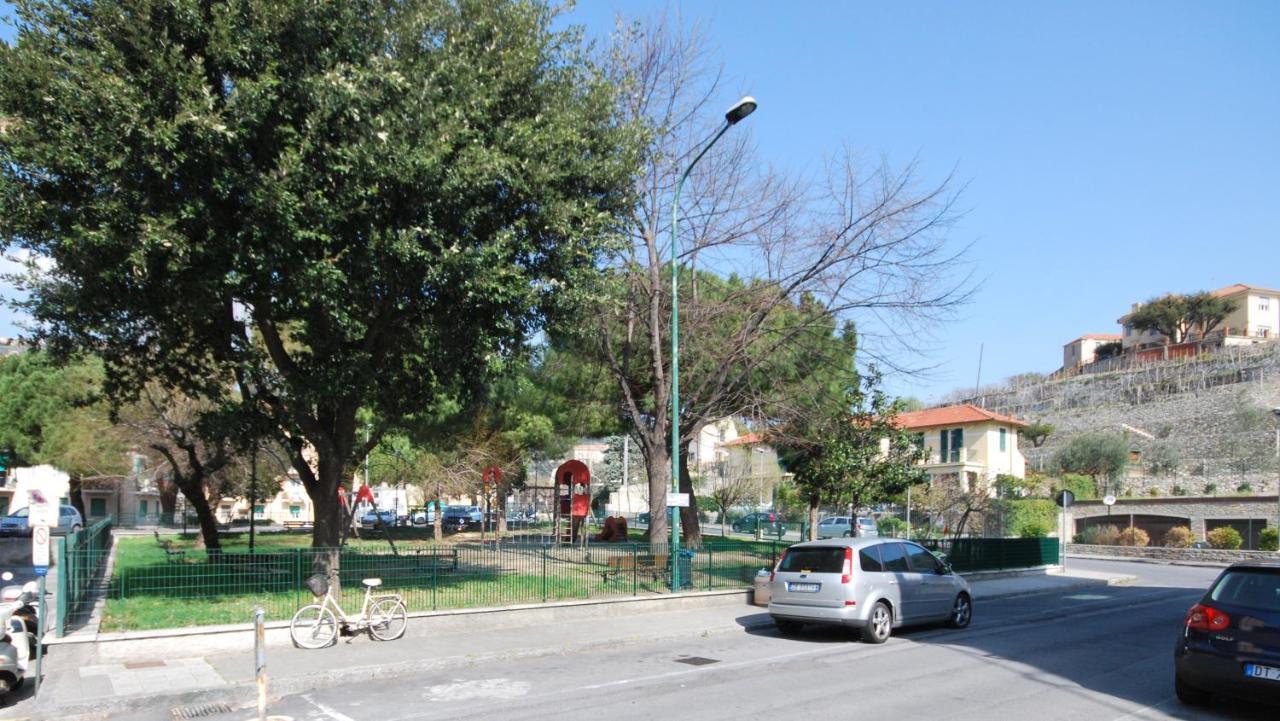 Appartamenti Con Giardino E Posto Auto Per Famiglie Finale Ligure Exterior foto