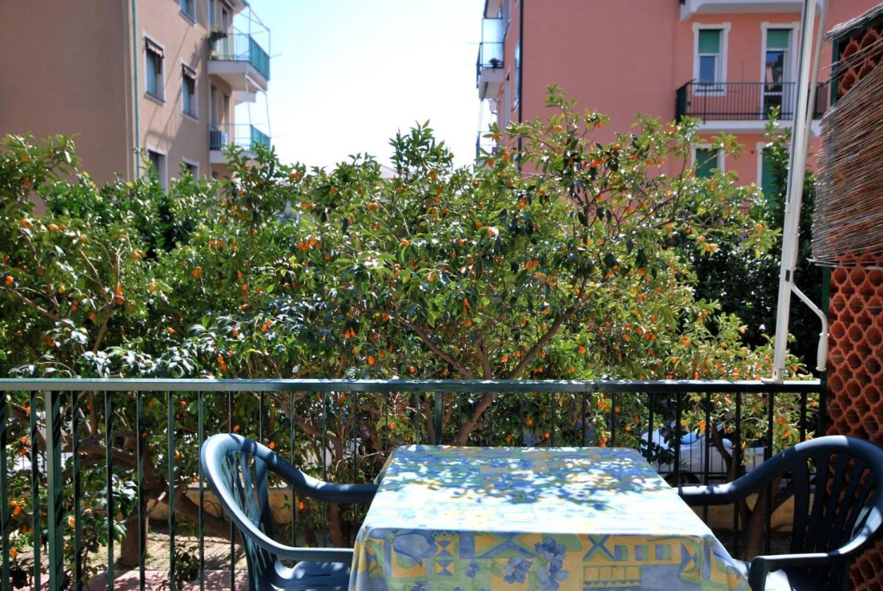 Appartamenti Con Giardino E Posto Auto Per Famiglie Finale Ligure Exterior foto