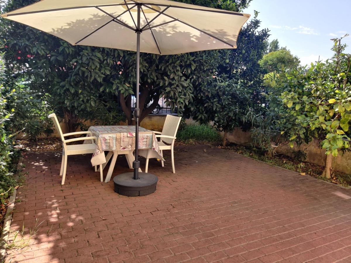 Appartamenti Con Giardino E Posto Auto Per Famiglie Finale Ligure Exterior foto