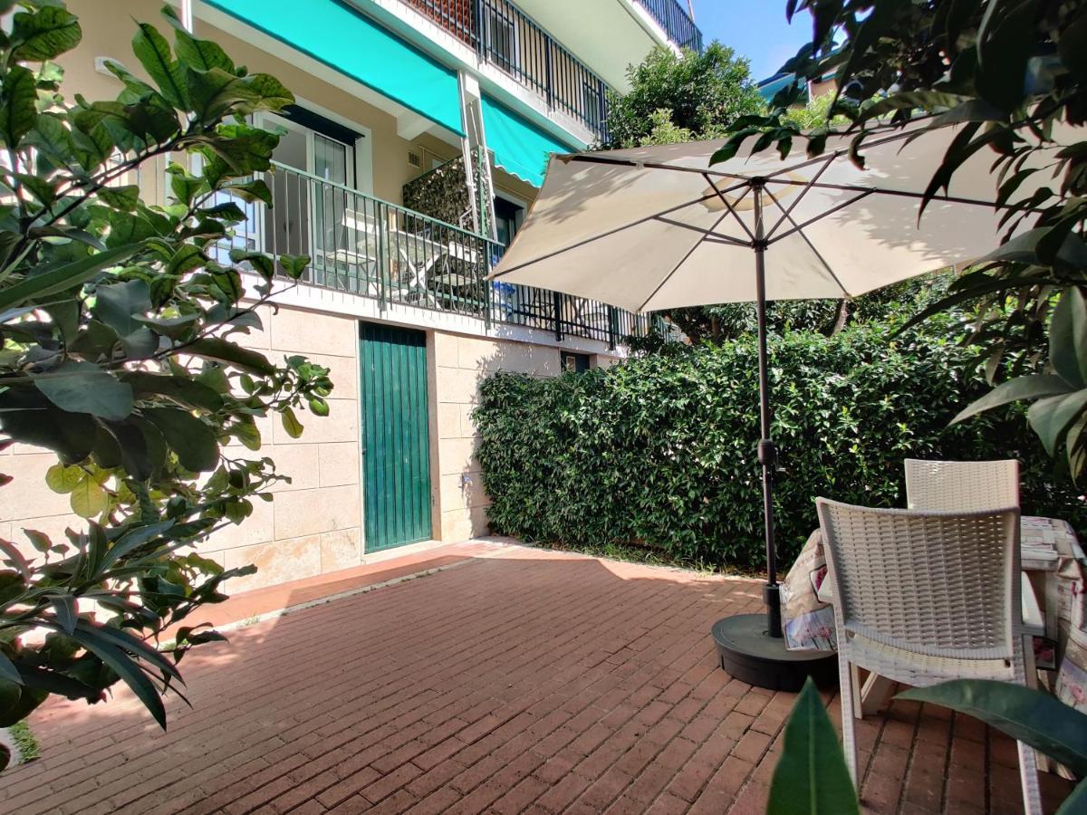 Appartamenti Con Giardino E Posto Auto Per Famiglie Finale Ligure Exterior foto